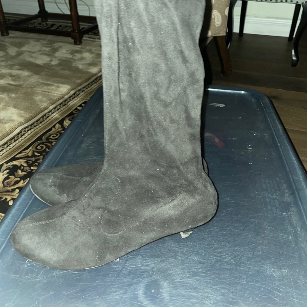 Faux suede stretchy kitten heel